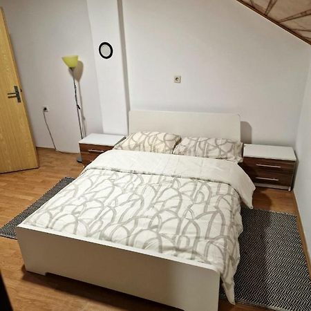 Апартаменты Kiki Privatne Sobe, Zagreb Airport Велика-Горица Экстерьер фото