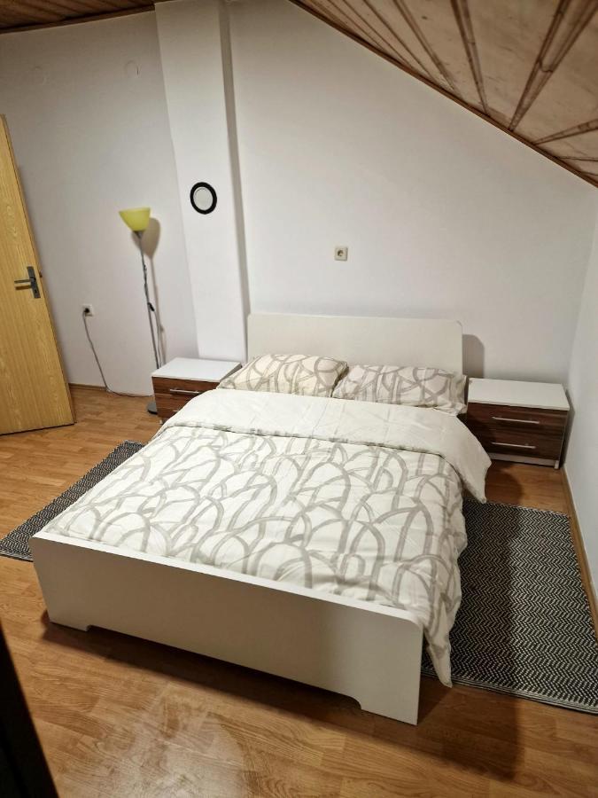 Апартаменты Kiki Privatne Sobe, Zagreb Airport Велика-Горица Экстерьер фото